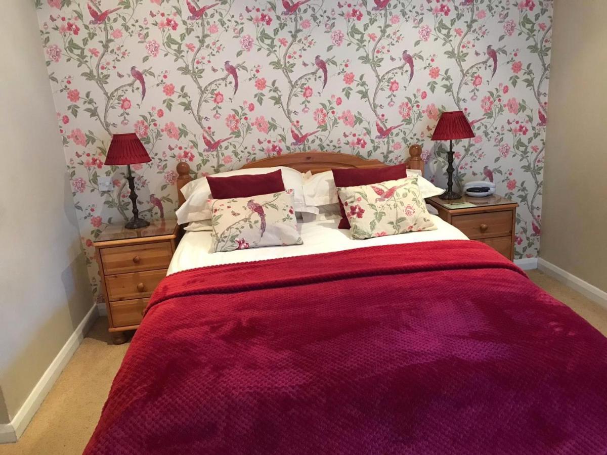 West Lodge Hotel Aylesbury  Buitenkant foto