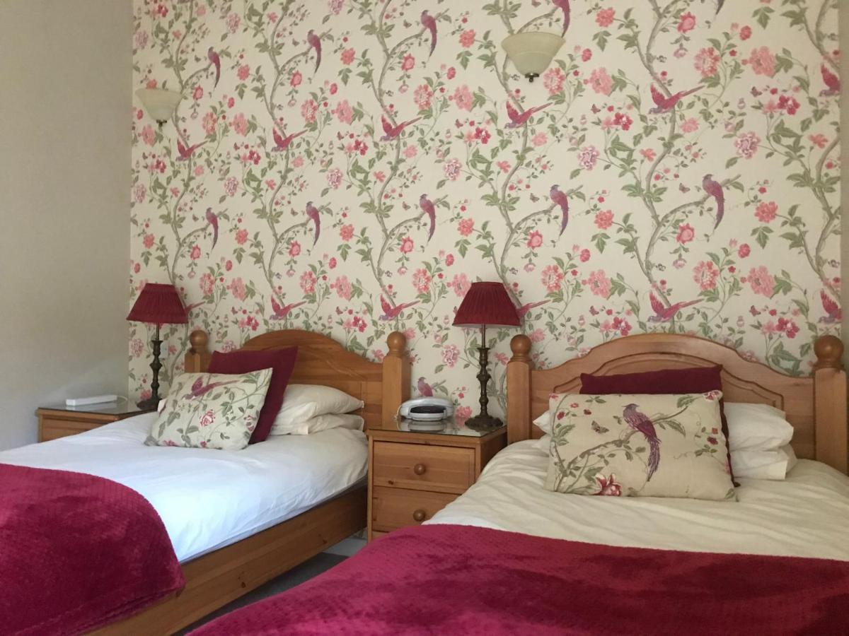West Lodge Hotel Aylesbury  Buitenkant foto