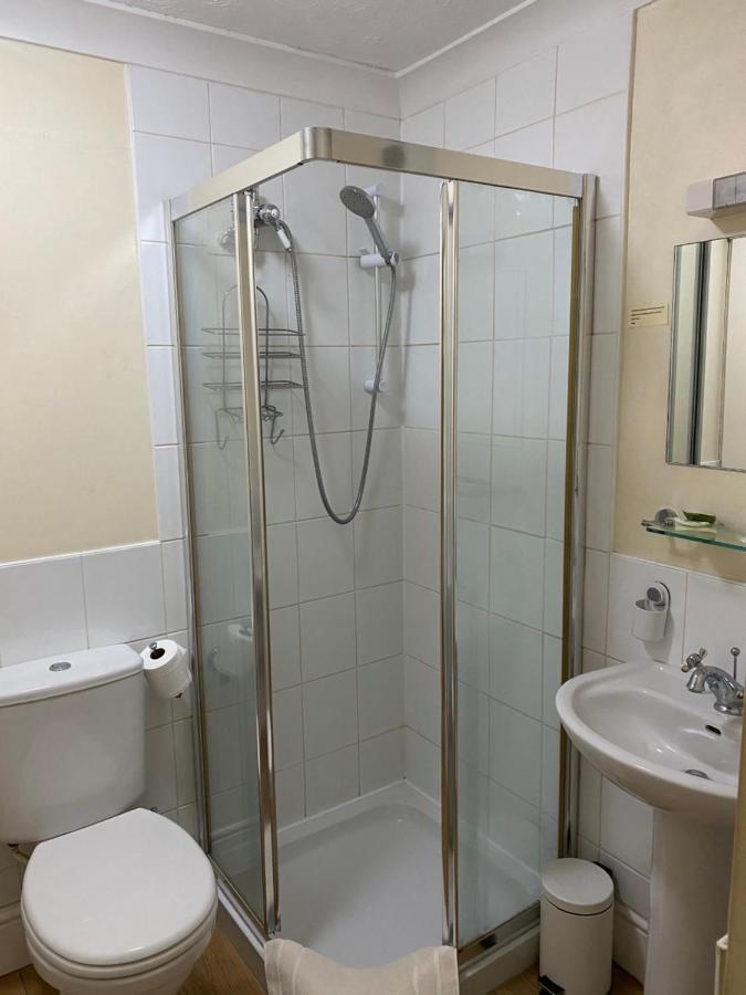 West Lodge Hotel Aylesbury  Buitenkant foto