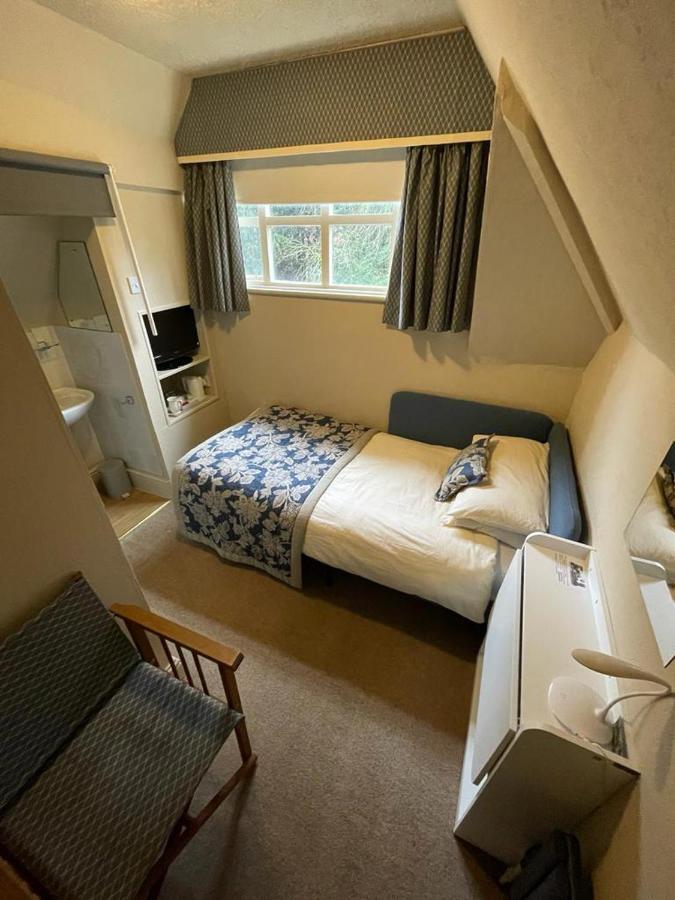 West Lodge Hotel Aylesbury  Buitenkant foto