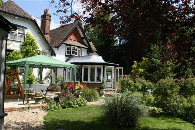 West Lodge Hotel Aylesbury  Buitenkant foto